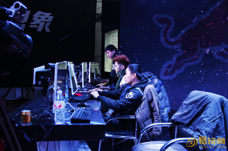 世界足坛焦点战报:实力对决迸发火花 世界足坛焦点战报:实力对决迸发火花