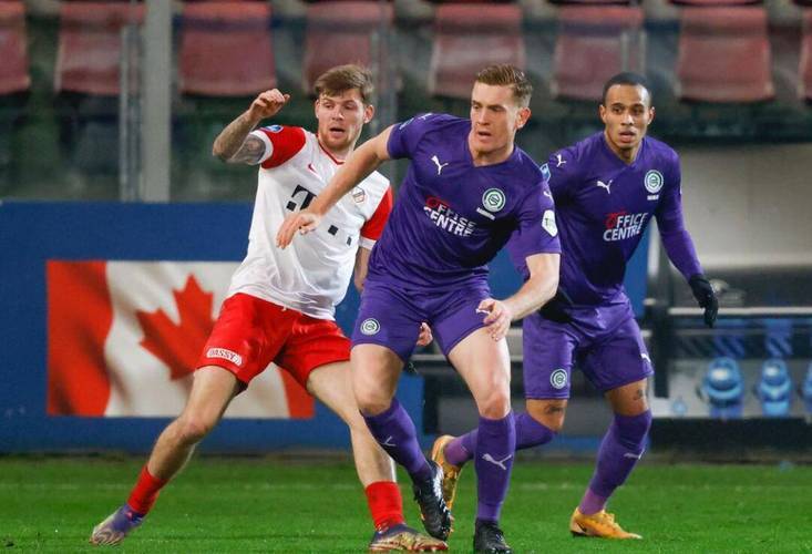 荷甲劲旅客场大胜，晋级淘汰赛冲击加速