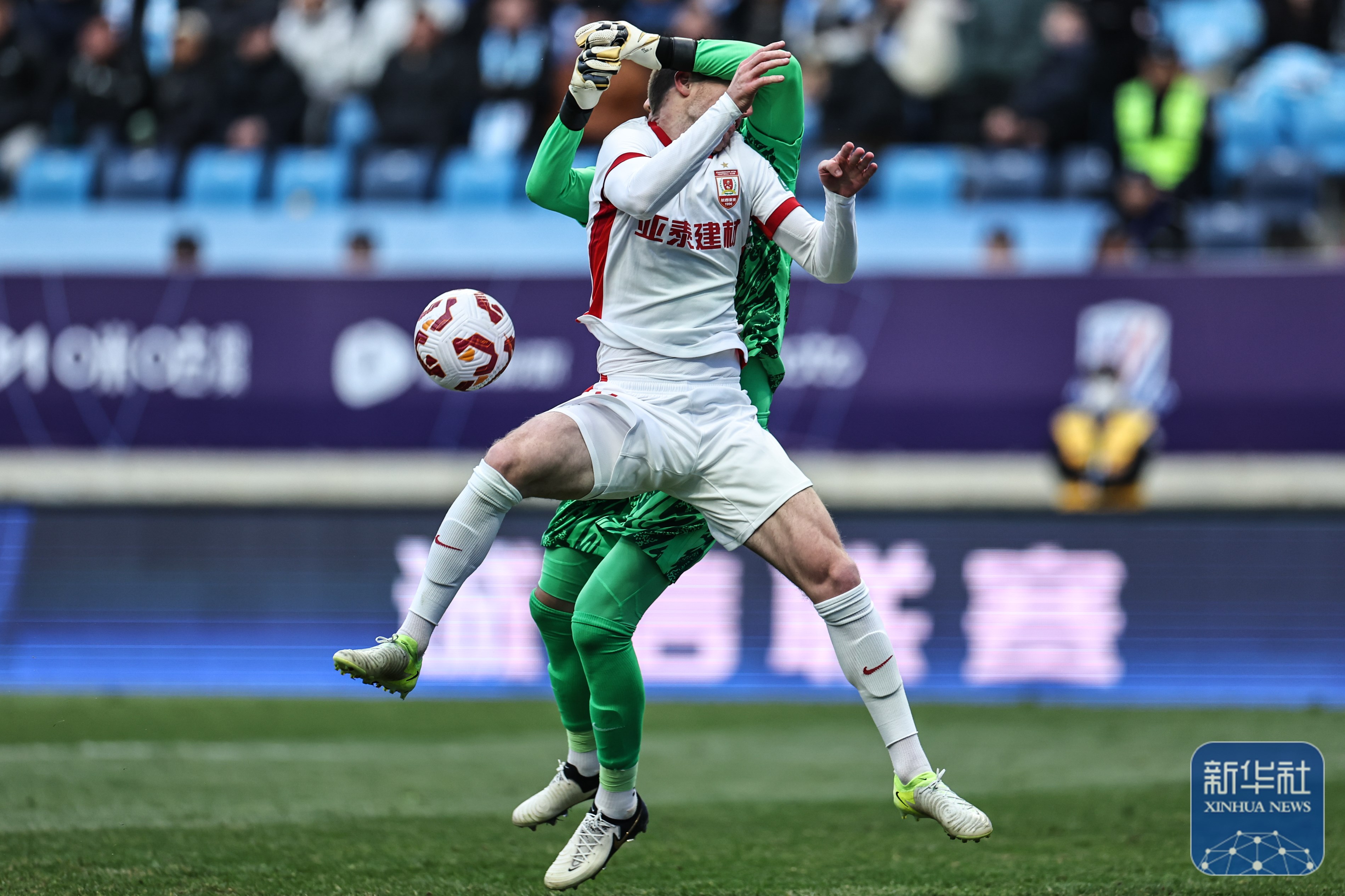 长春亚泰队豪取胜利,中超前进势头喜人 长春亚泰队豪取胜利,中超前进势头喜人