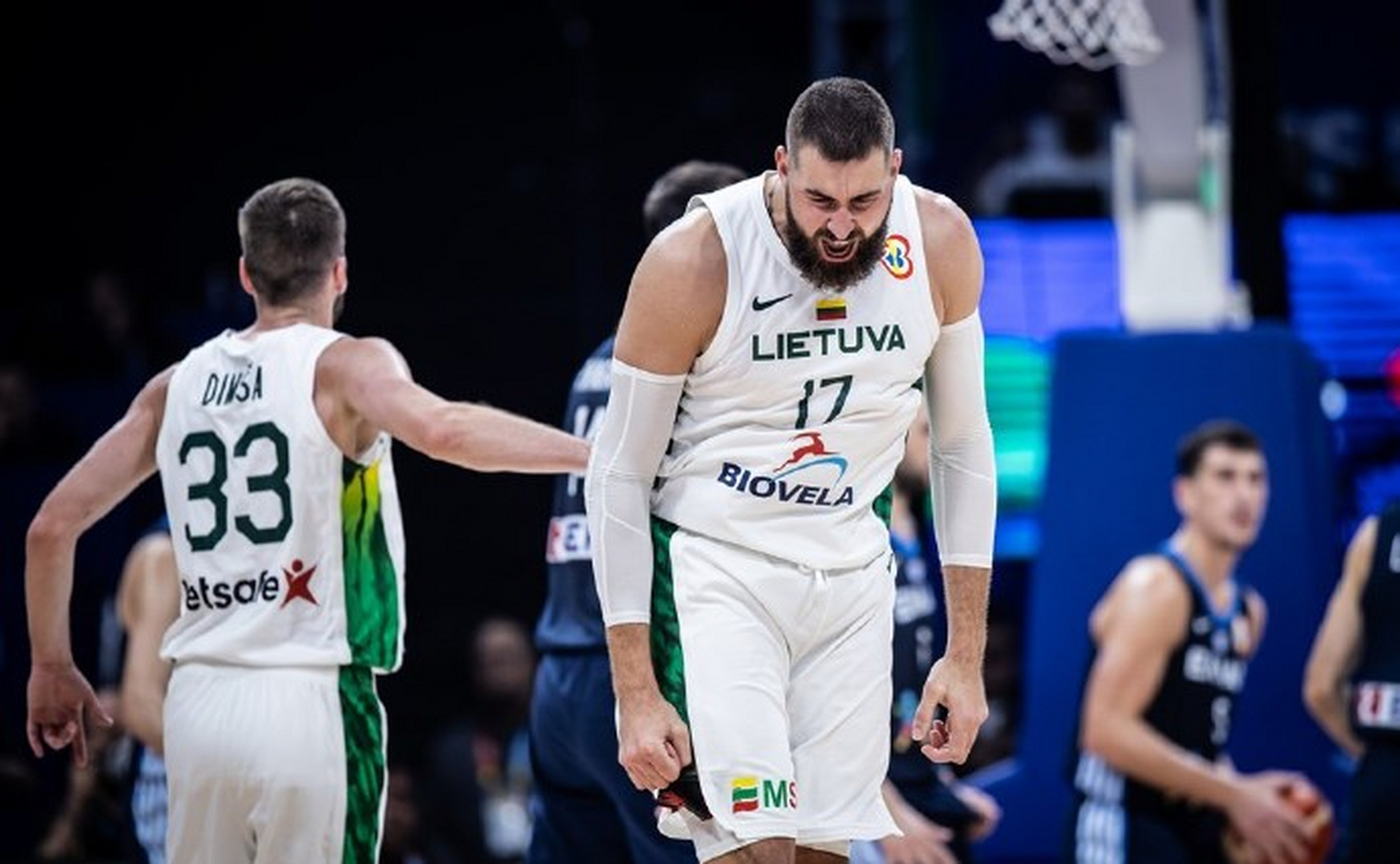 PG电子官方-西班牙篮球联赛冠军队员在社交平台分享日常生活