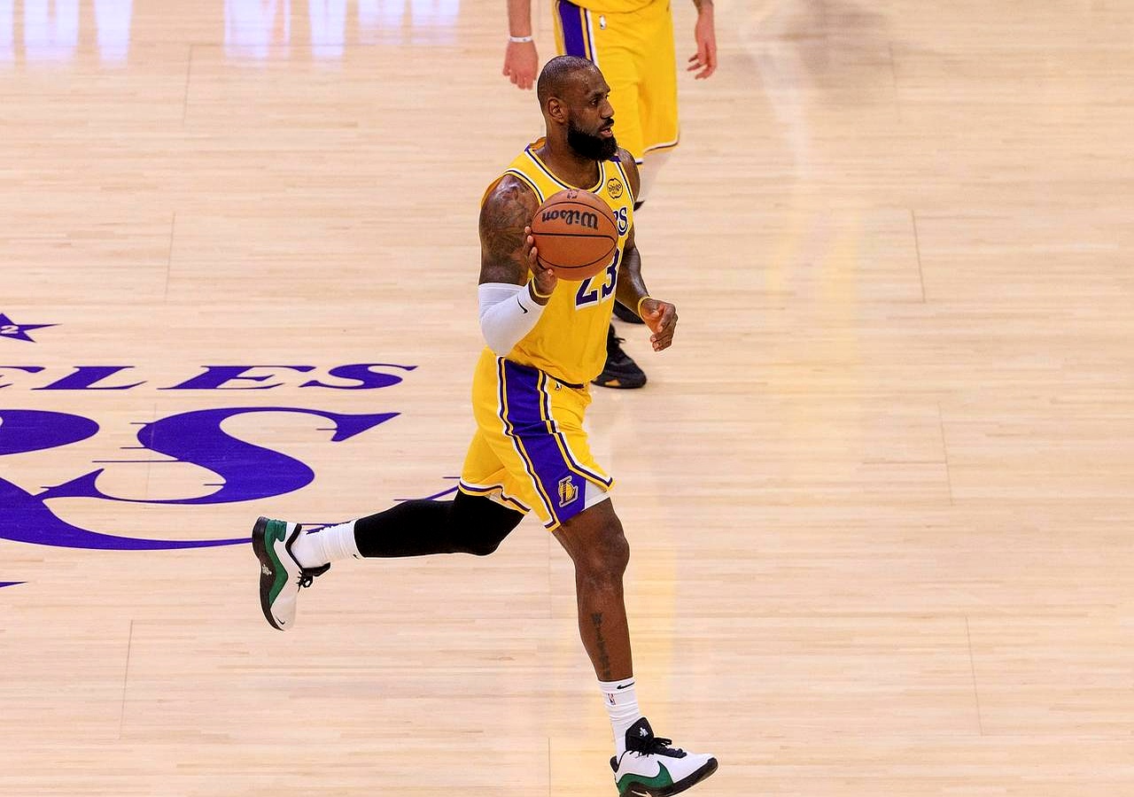 PG电子线上登入-关于湖人减少失误率，大幅改善防守的信息