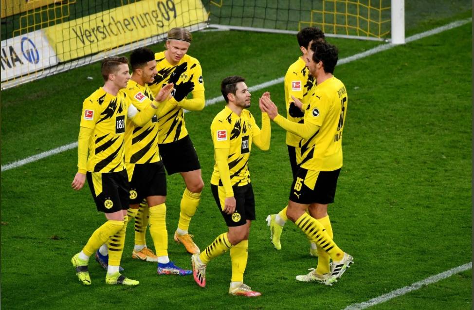 多特蒙德取得关键胜利,追赶领头羊的脚步 多特蒙德取得关键胜利,追赶领头羊的脚步