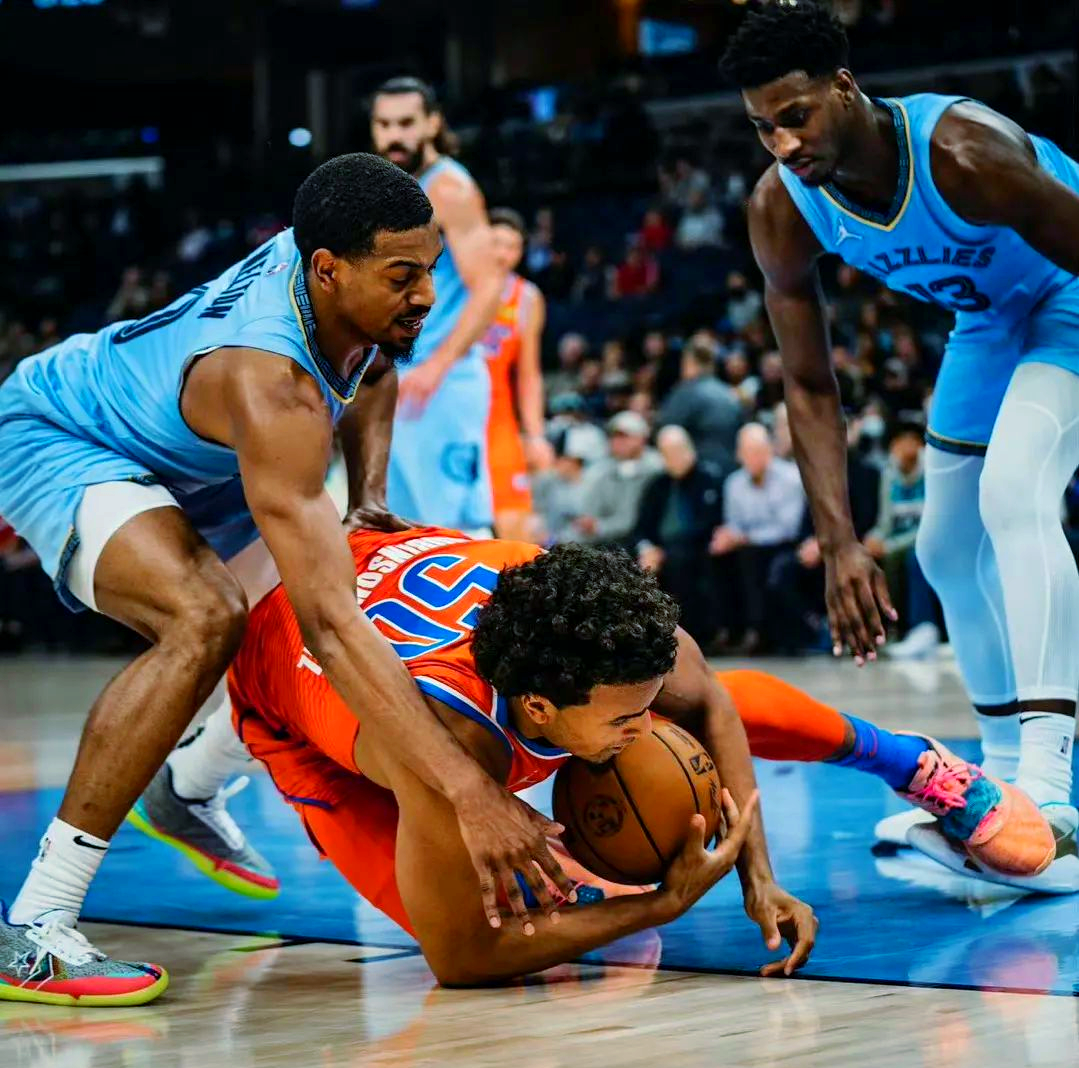 灰熊大胜老鹰,表现出色赢得胜利 灰熊大胜老鹰,表现出色赢得胜利