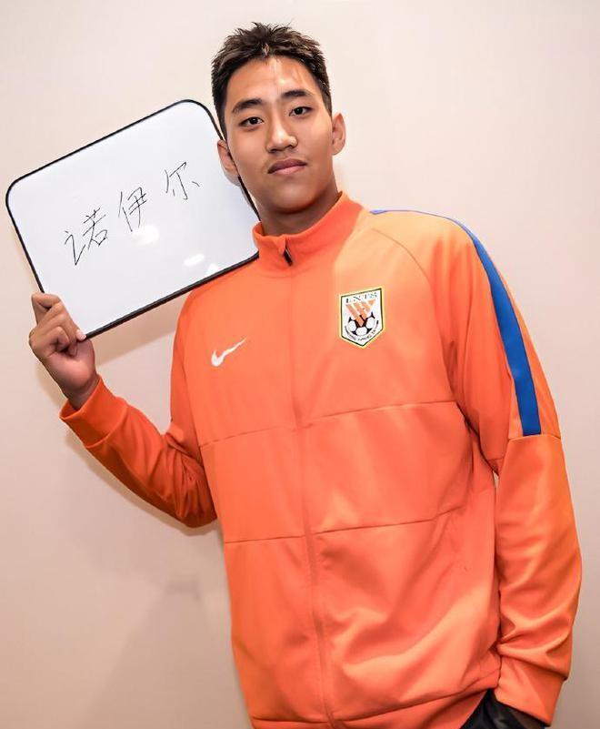 尼日利亚女藩后卫神勇拒敌,帮助球队保持不败 尼日利亚女藩后卫神勇拒敌,帮助球队保持不败