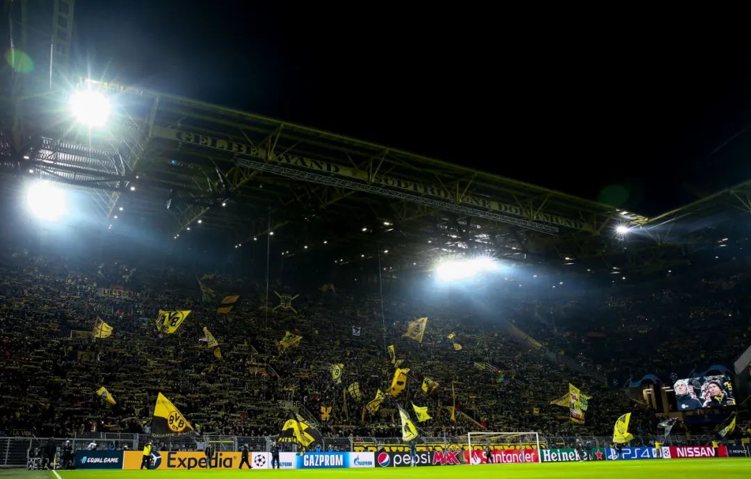 巴塞罗那队众筹成功迎接挑战 巴塞罗那队众筹成功迎接挑战