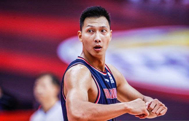 重庆男篮惊艳出击,稳坐领先位置 重庆男篮惊艳出击,稳坐领先位置