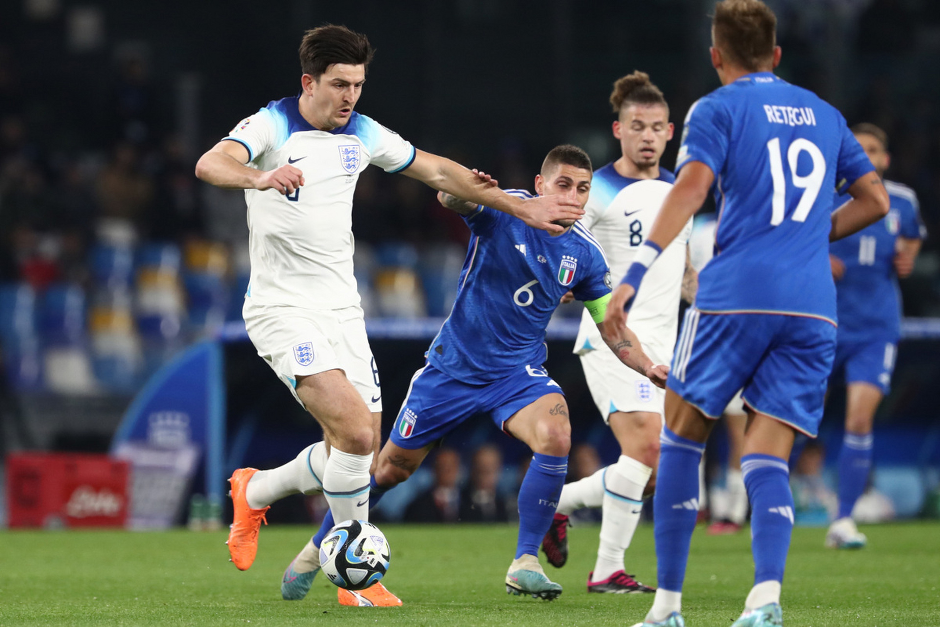 PG电子官网入口-包含欧预赛比赛关键战局急待解决，球队积极备战迎战的词条