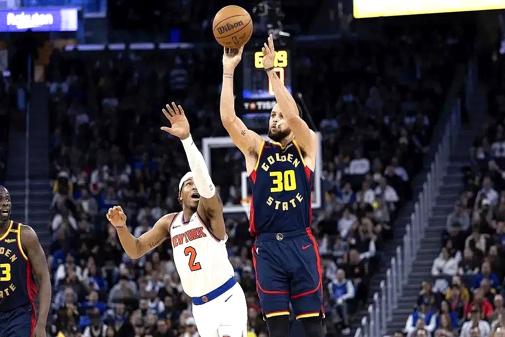 勇士核心高效得分,率队取得胜利晋级 勇士核心高效得分,率队取得胜利晋级