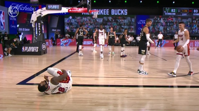 雄鹿队惜败公牛队,遭遇两连败 雄鹿队惜败公牛队,遭遇两连败