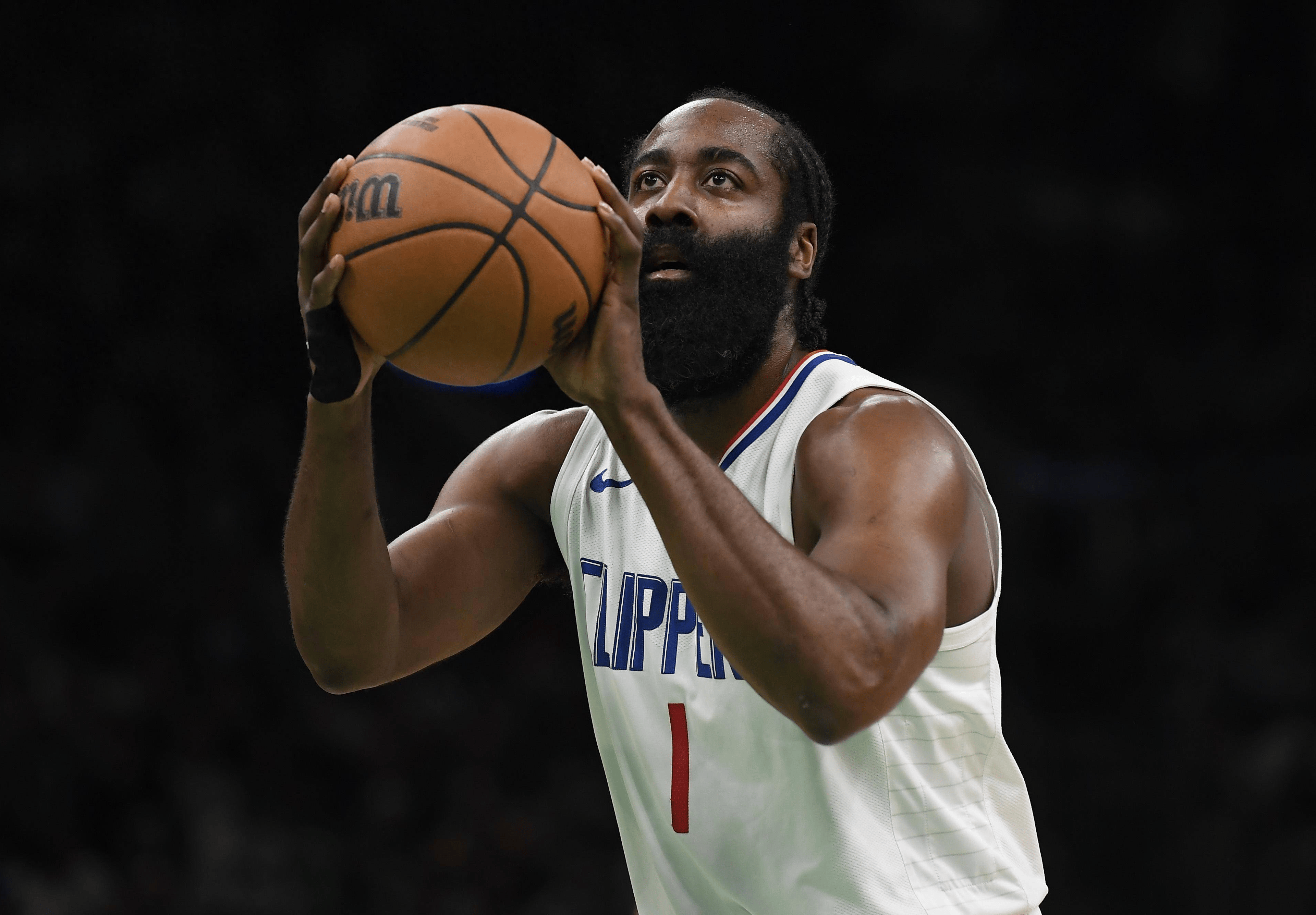 快船不敌灰狼,伦纳德27分全队得分王 快船不敌灰狼,伦纳德27分全队得分王