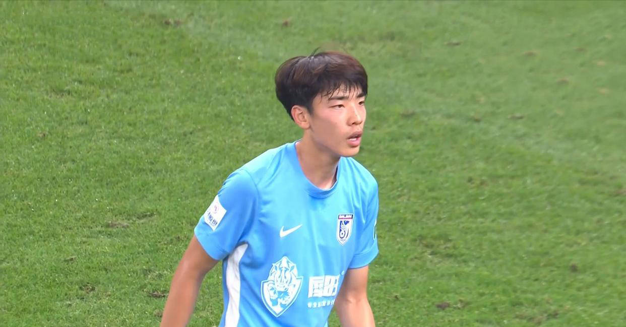 球队备战新赛季，面临外援调整难题