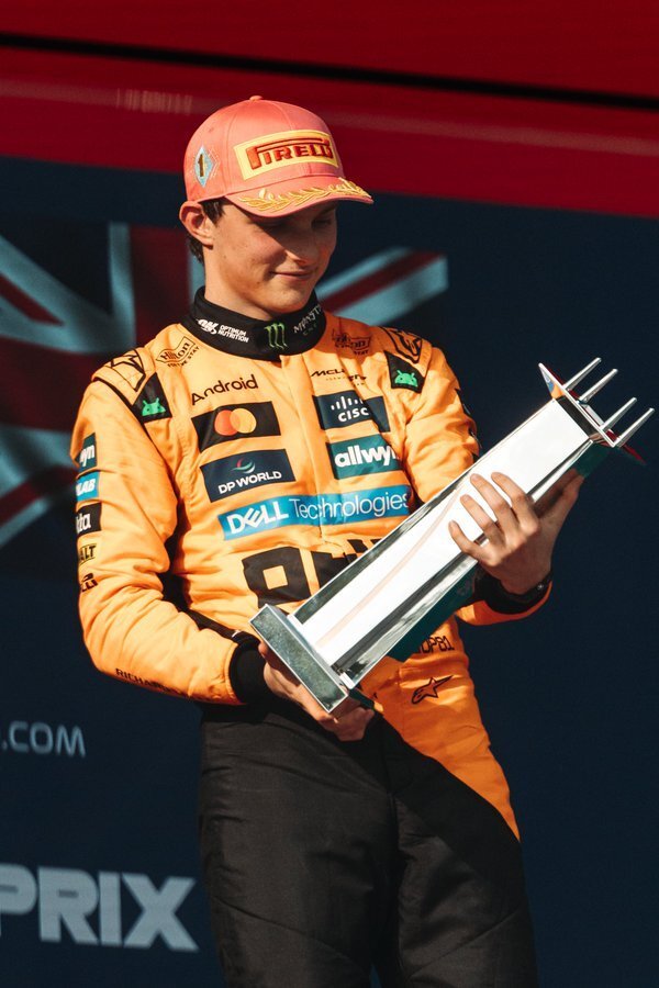 迈凯伦轻取索伯车队，皮亚斯特里状态火热的简单介绍