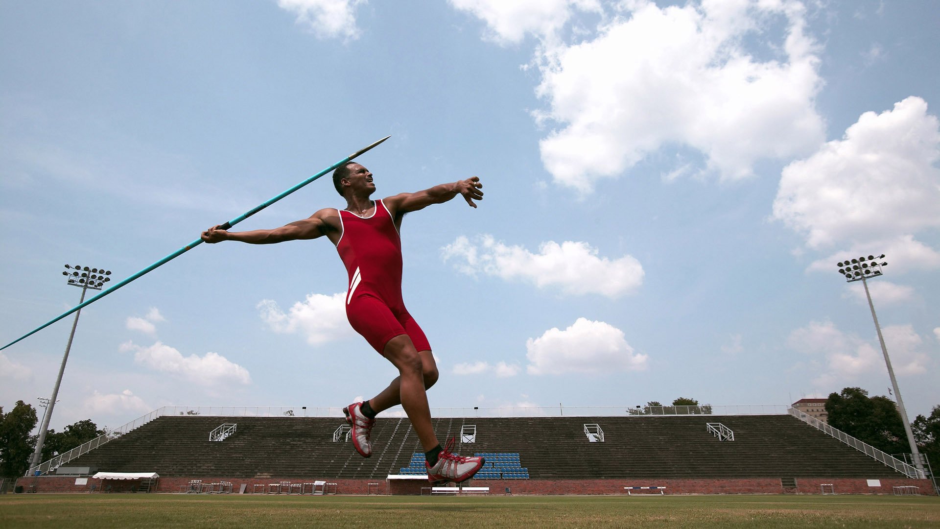 PG电子线上登入-新王加冕之夜，奥恰洛夫以机械之心引领波兰挺进荣耀
